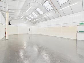 Welland Rd, Worcester to rent Interior Photo- Image 2 of 3