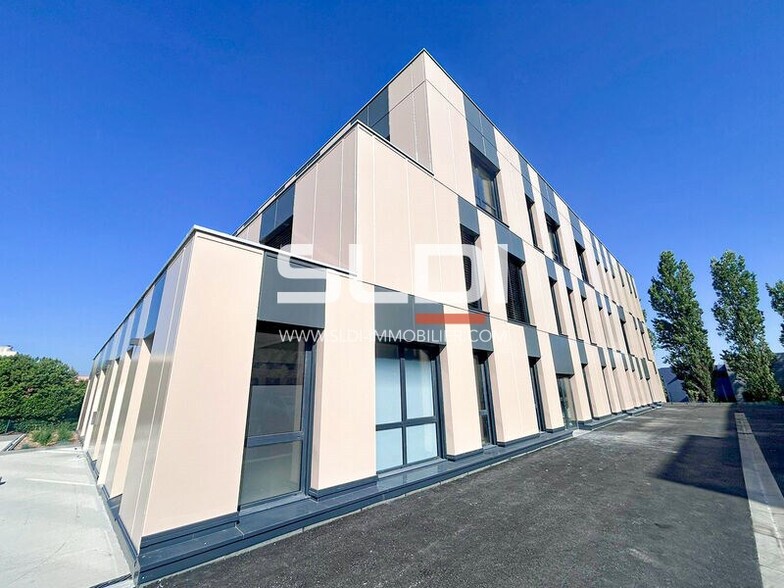 70 Allée Du Levant, La Tour-de-Salvagny for sale - Building Photo - Image 3 of 6
