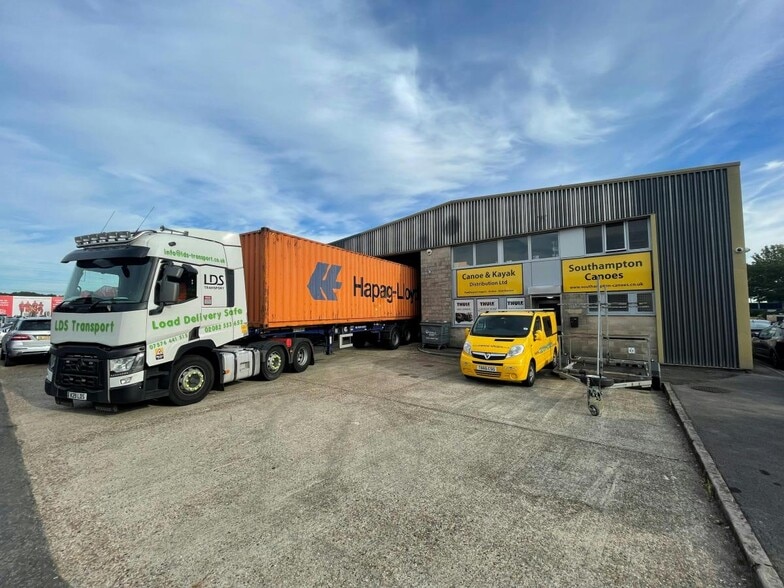 10 Eddystone Rd, Totton to rent - Building Photo - Image 2 of 2