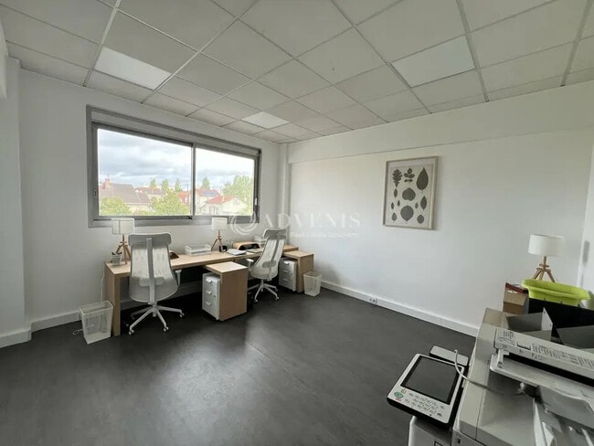 Location Bureaux 45 m² à 290 m²