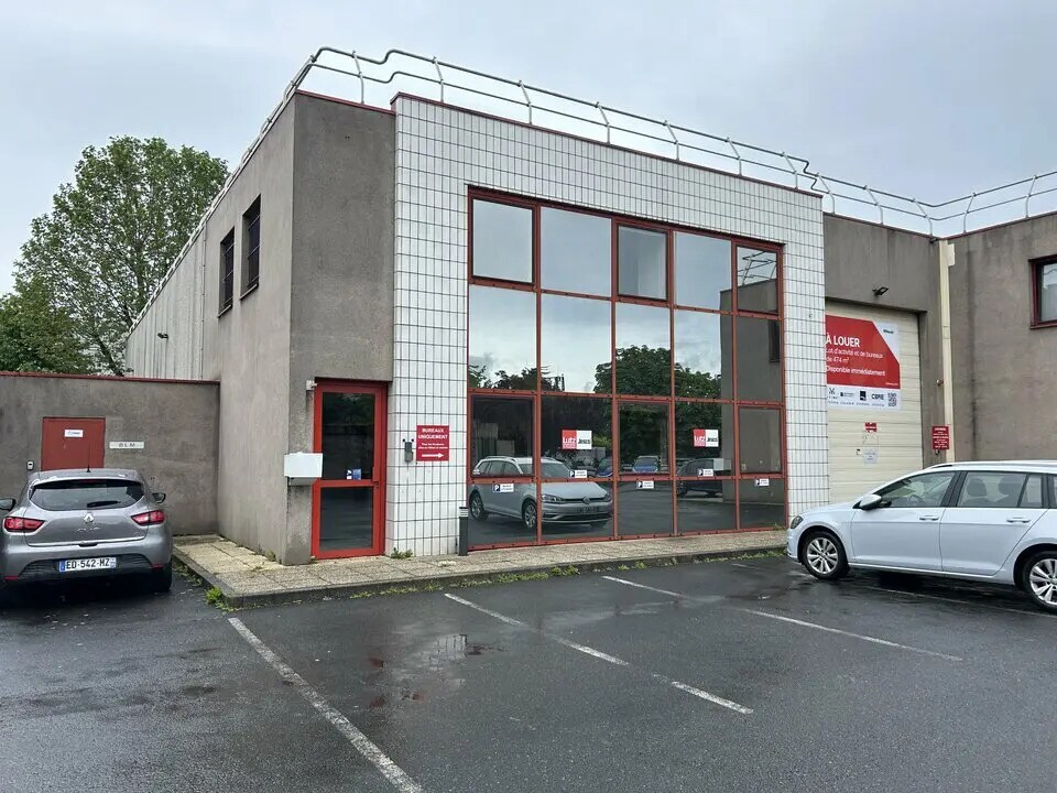 Location Local d'activités 578 m² - Photo 1