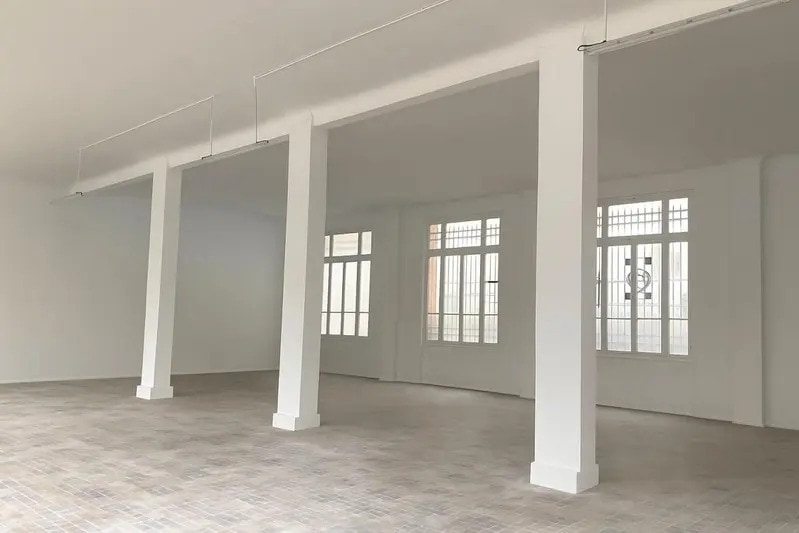 Light Industrial in Clichy to rent - Interior Photo - Image 2 of 6