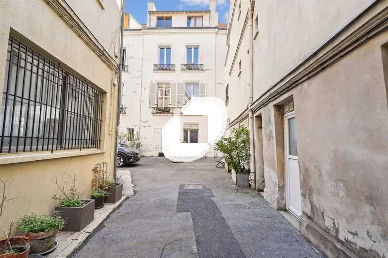 Office in Paris for sale Building Photo- Image 1 of 17