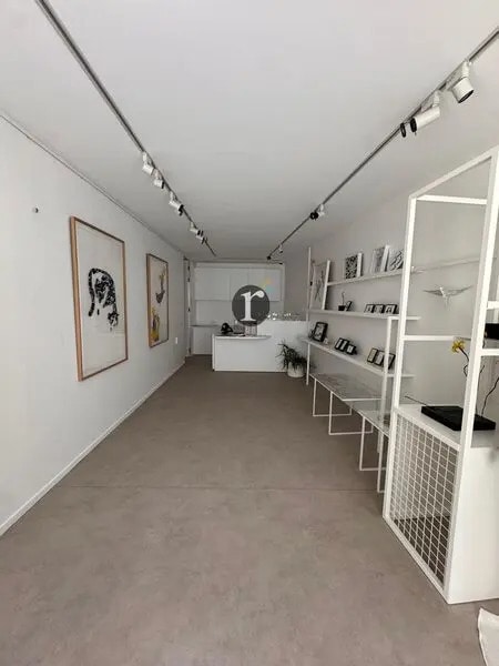 Location Commerce 66 m² - Photo 1