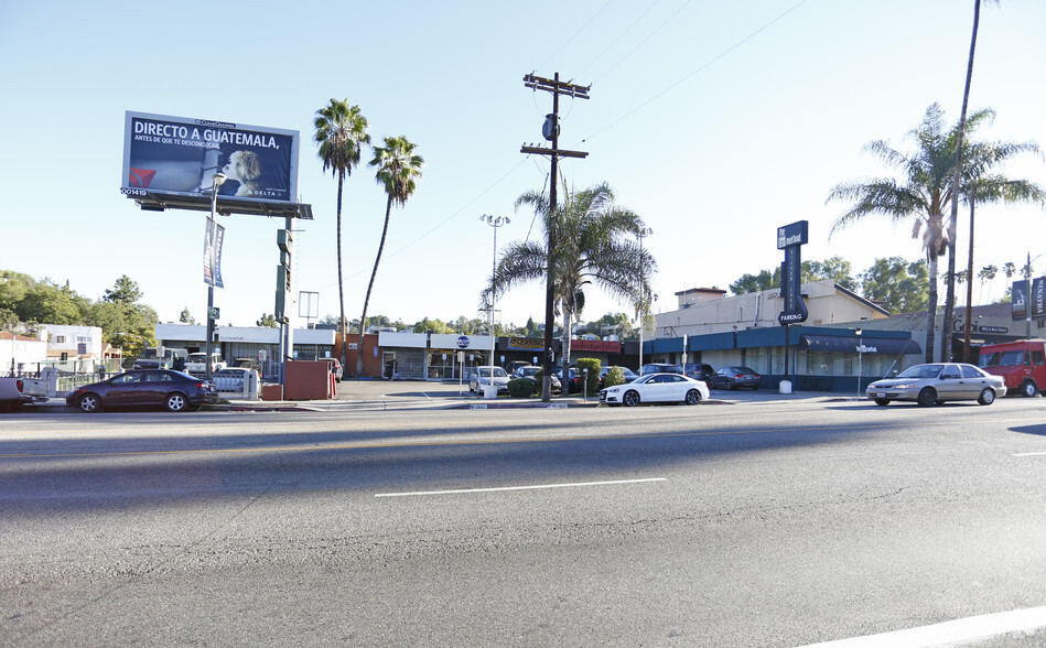 2829-2845 W Sunset Blvd, Los Angeles, CA for sale - Building Photo - Image 1 of 1