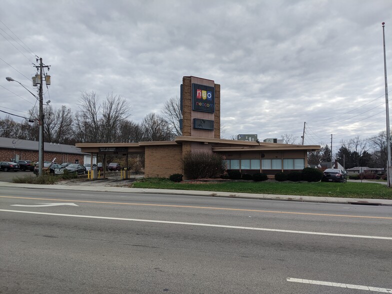 2910 Youngstown Rd SE, Warren, OH for sale - Building Photo - Image 1 of 1