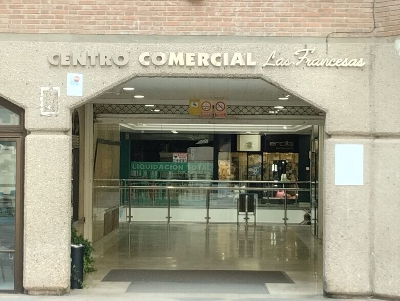Retail in Valladolid for sale - Building Photo - Image 2 of 16