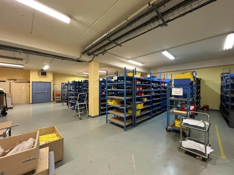 Office in Le Plessis-Robinson to rent - Building Photo - Image 3 of 20