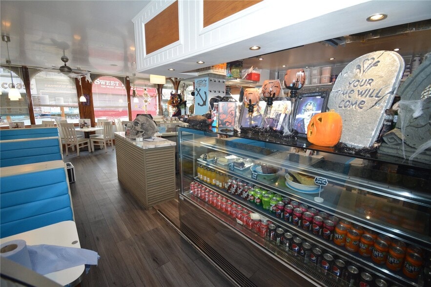 6 South Cliff Rd, Bridlington for sale - Interior Photo - Image 3 of 4