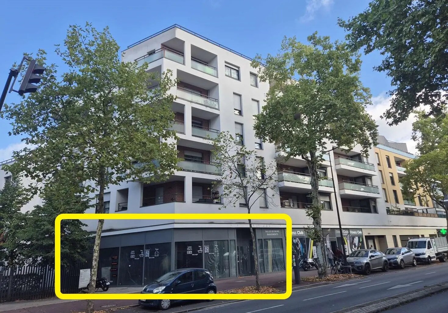 Retail in Rueil-Malmaison to rent Building Photo- Image 1 of 4