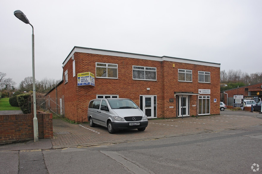 Newgate Ln, Fareham for rent - Building Photo - Image 2 of 3