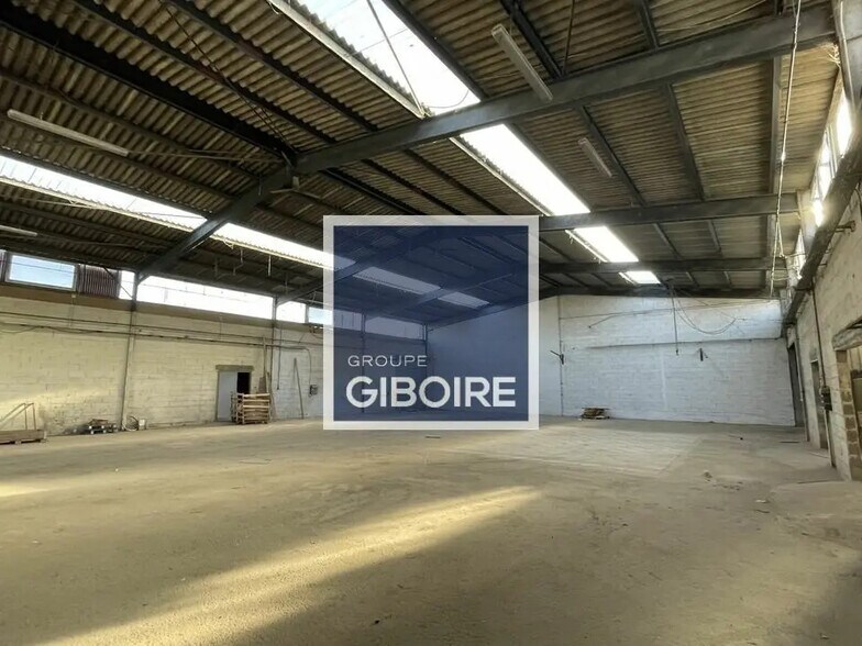 Industrial in Rennes for sale - Interior Photo - Image 3 of 9