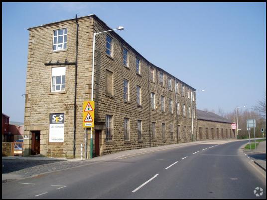 68 Blackburn Rd, Haslingden for rent - Building Photo - Image 2 of 5