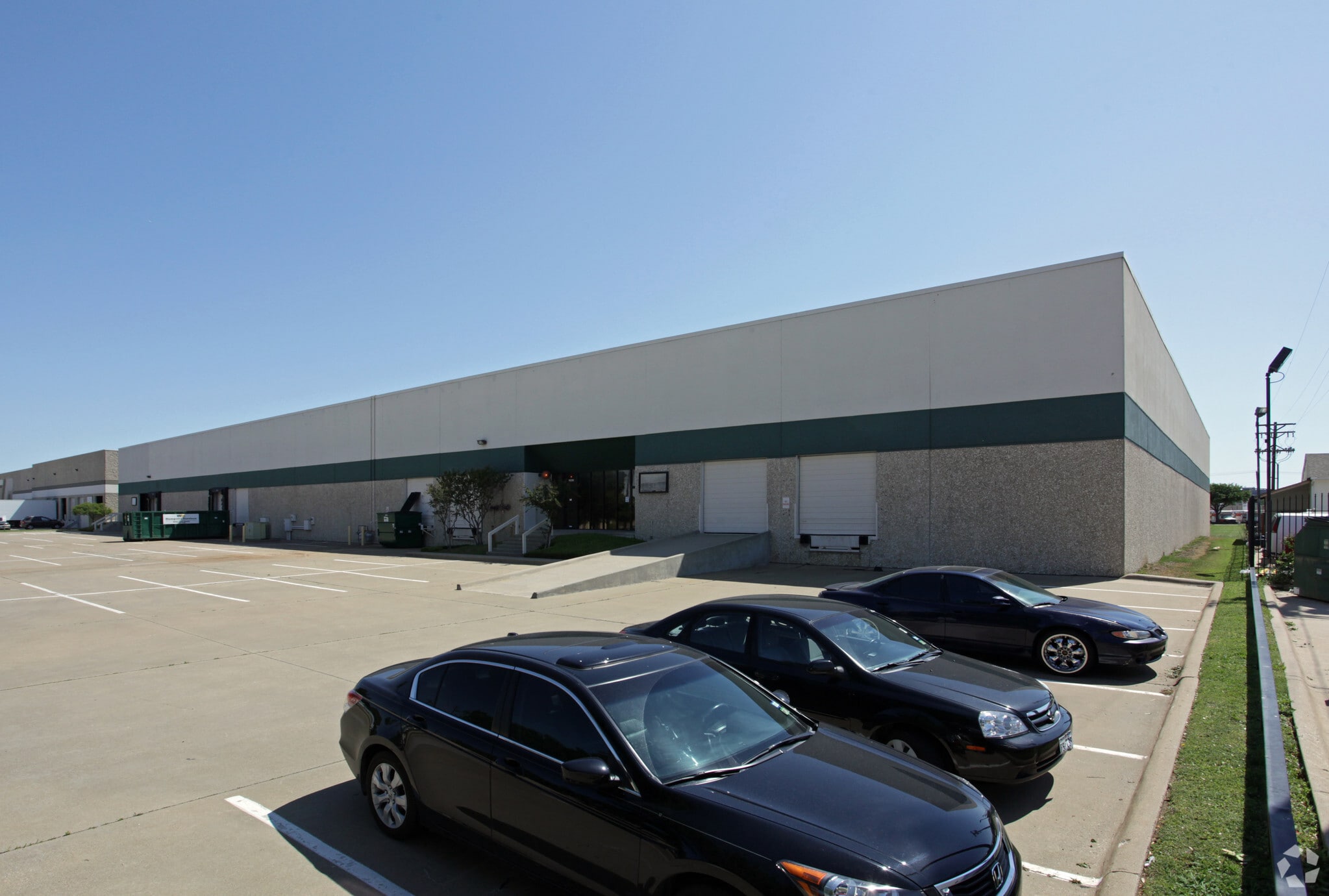 1030-1048 Trend Dr, Carrollton, TX to rent Building Photo- Image 1 of 9