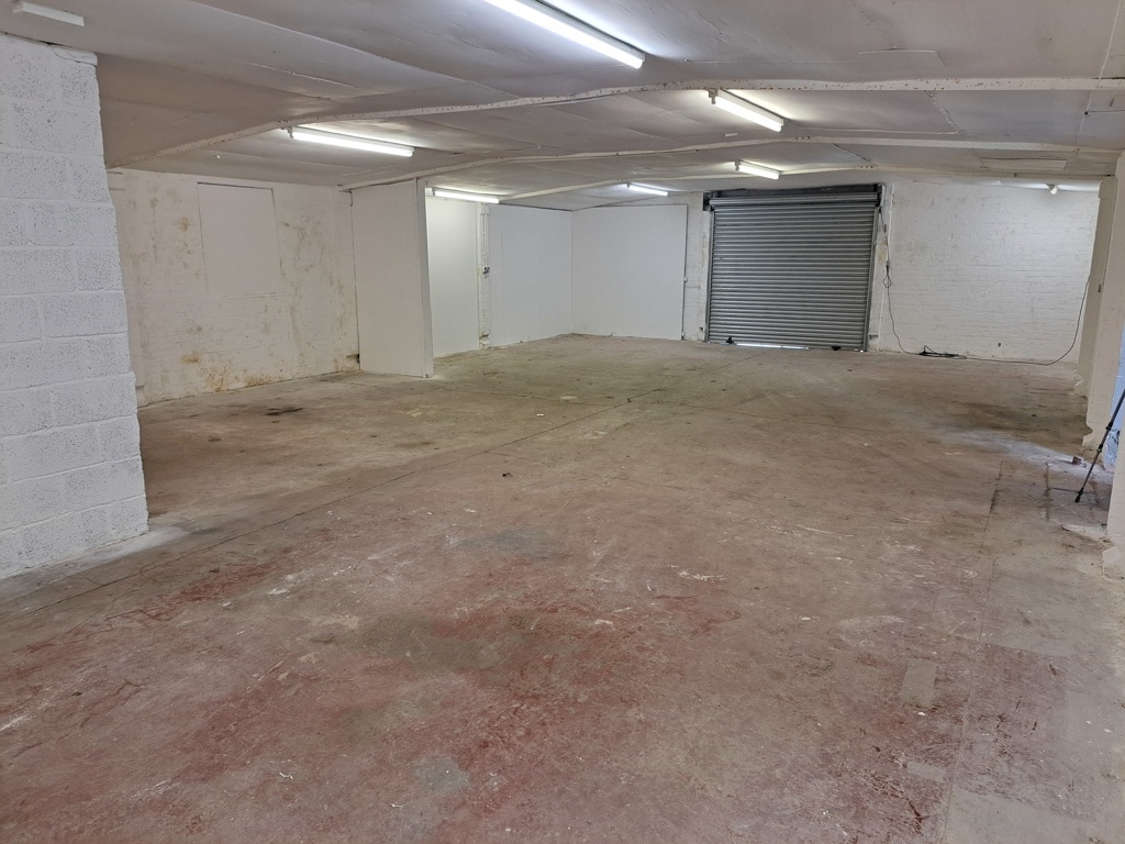 Tachbrook Rd, Little Staughton to rent Interior Photo- Image 1 of 2