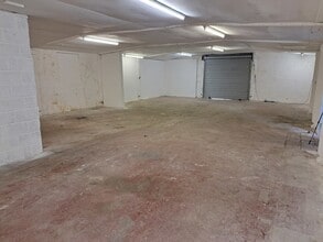 Tachbrook Rd, Little Staughton to rent Interior Photo- Image 1 of 2