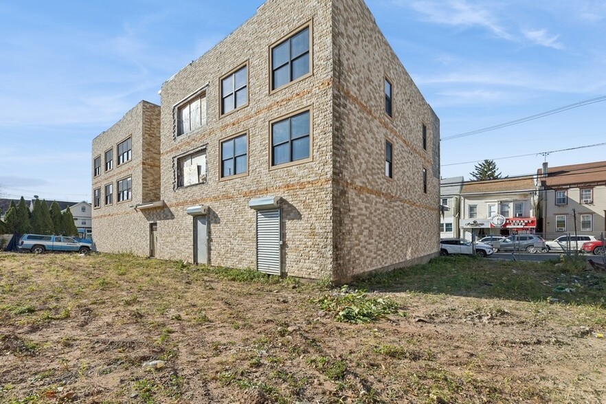 368 Totowa Ave, Paterson, NJ for sale - Construction Photo - Image 3 of 5