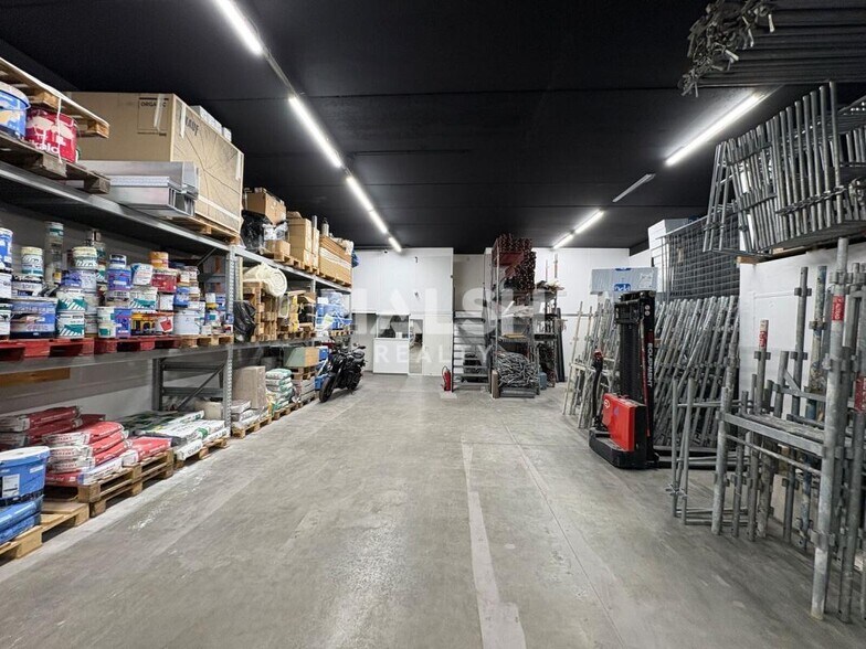 Light Industrial in Brignais to rent - Interior Photo - Image 2 of 6