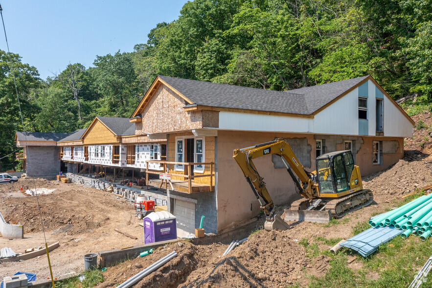 165 Lakeside Rd, West Milford, NJ for sale - Primary Photo - Image 1 of 1