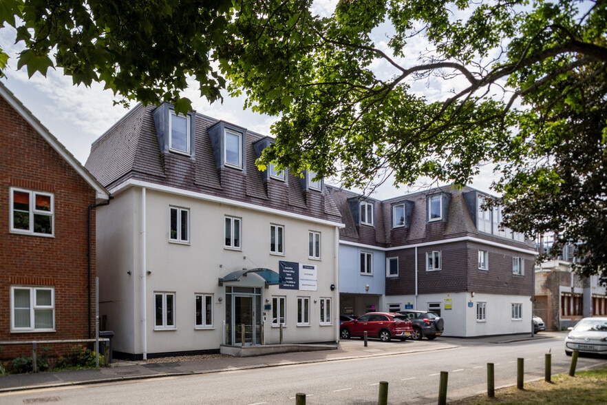 River Lawn Rd, Tonbridge to rent - Building Photo - Image 1 of 1