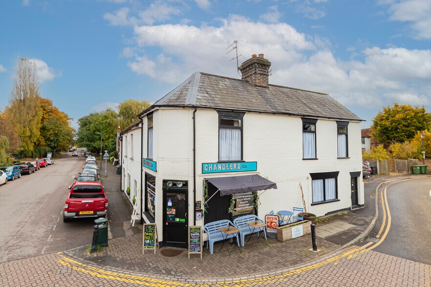 18 High St, Redbourn for sale - Primary Photo - Image 1 of 1