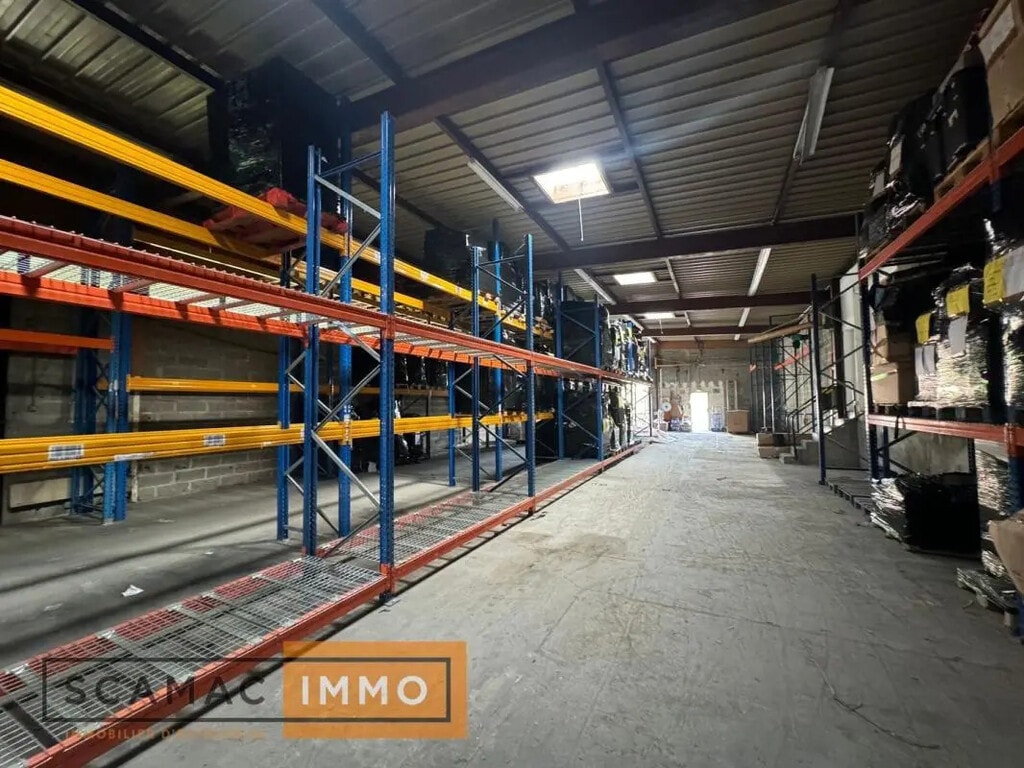 Vente Entrepôt 1 597 m² - Photo 1