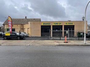 3800 W Division St, Chicago, IL for rent Building Photo- Image 1 of 6