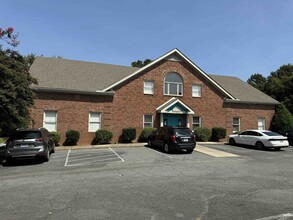 134 W Matthews St, Matthews, NC for sale Building Photo- Image 1 of 1