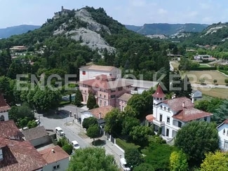 More details for Specialist for Sale