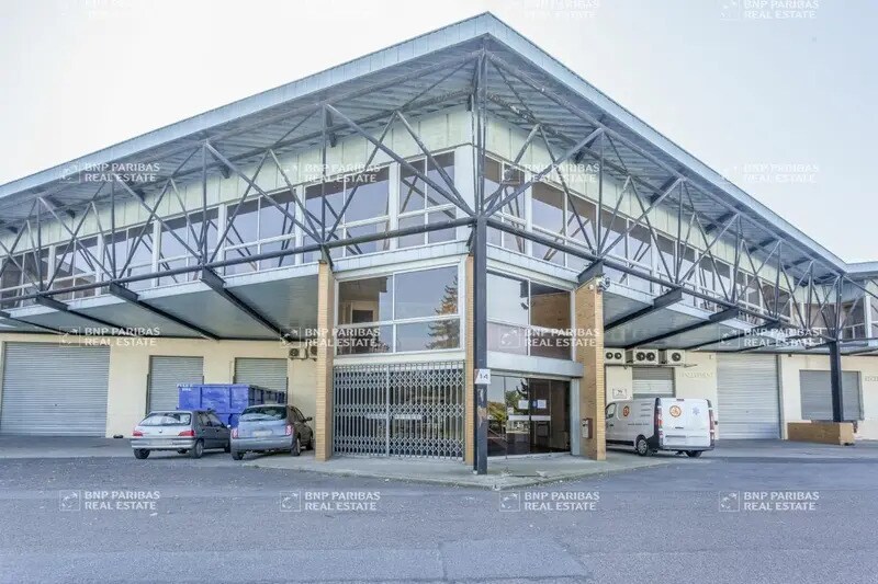 Light Industrial in Morangis to rent - Building Photo - Image 3 of 4