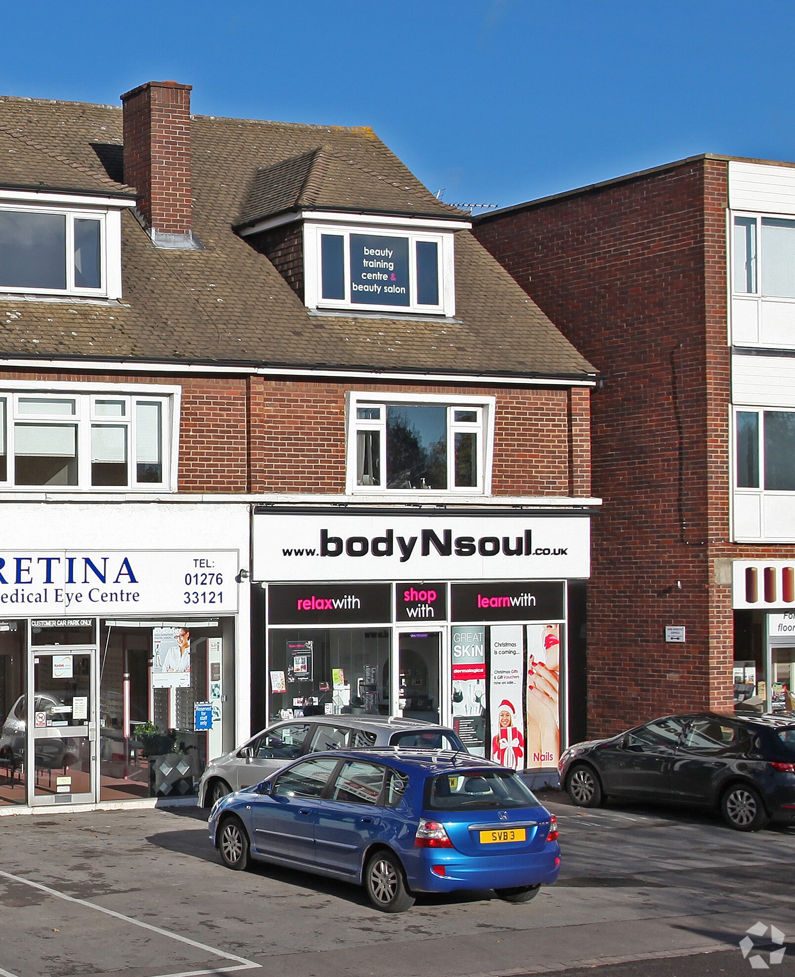 London Rd, Camberley for sale Primary Photo- Image 1 of 1