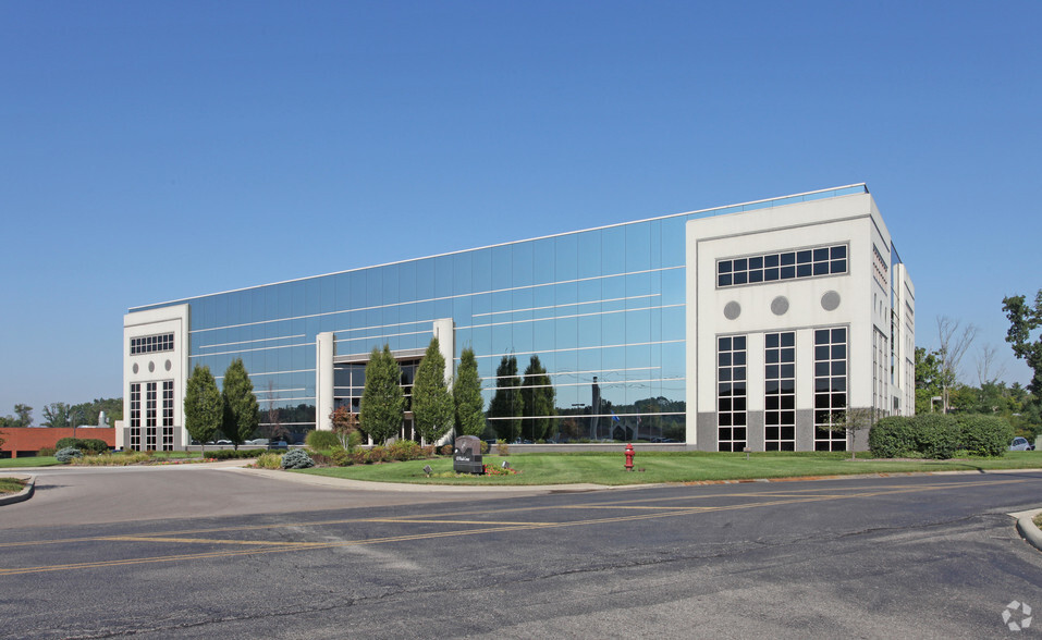 424 Wards Corner Rd, Loveland, OH for sale - Primary Photo - Image 1 of 1