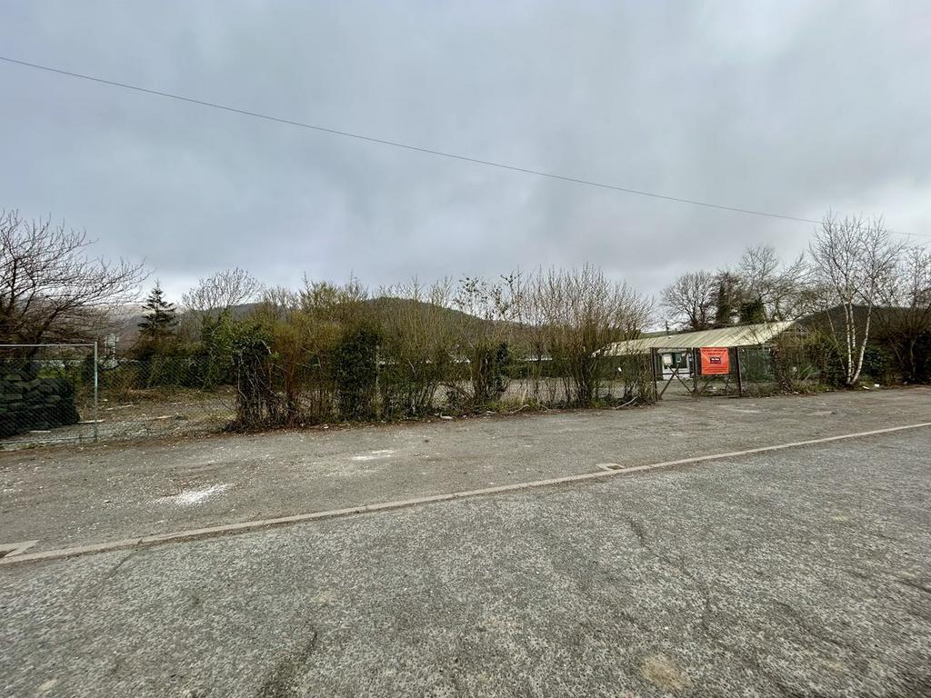 Heol Y Doll, Machynlleth to rent Building Photo- Image 1 of 25
