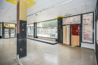 Retail in Girona, Gerona to rent Interior Photo- Image 1 of 13