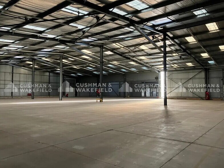 105 Rue Francois Hennebique, Aix-en-Provence to rent - Interior Photo - Image 2 of 8