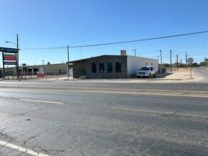 810 W Sealy Ave, Monahans, TX for rent Building Photo- Image 1 of 11