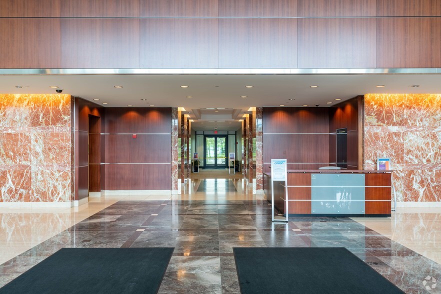 2895 Greenspoint Pky, Hoffman Estates, IL for sale - Lobby - Image 1 of 1