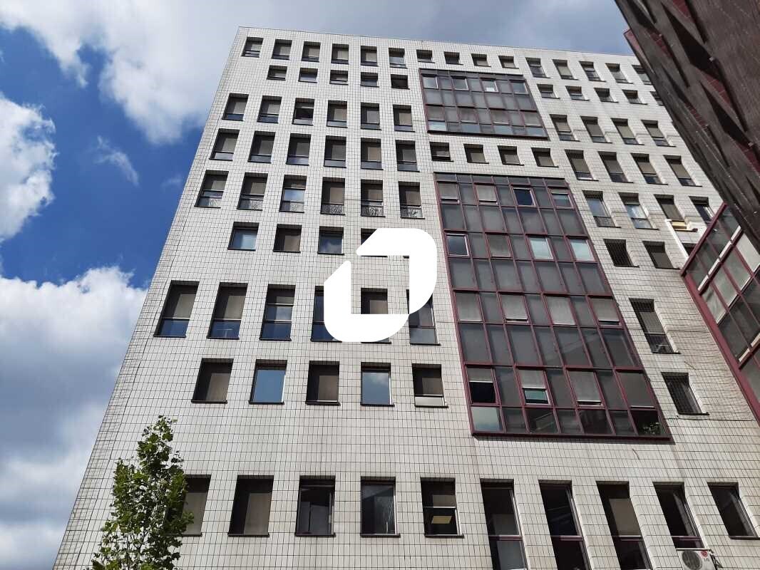 1-10 Place Charles De Gaulle, Montigny-le-Bretonneux to rent Building Photo- Image 1 of 27