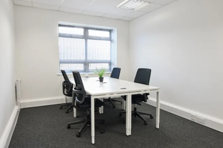 Lincoln Rd, High Wycombe to rent - Interior Photo - Image 3 of 9