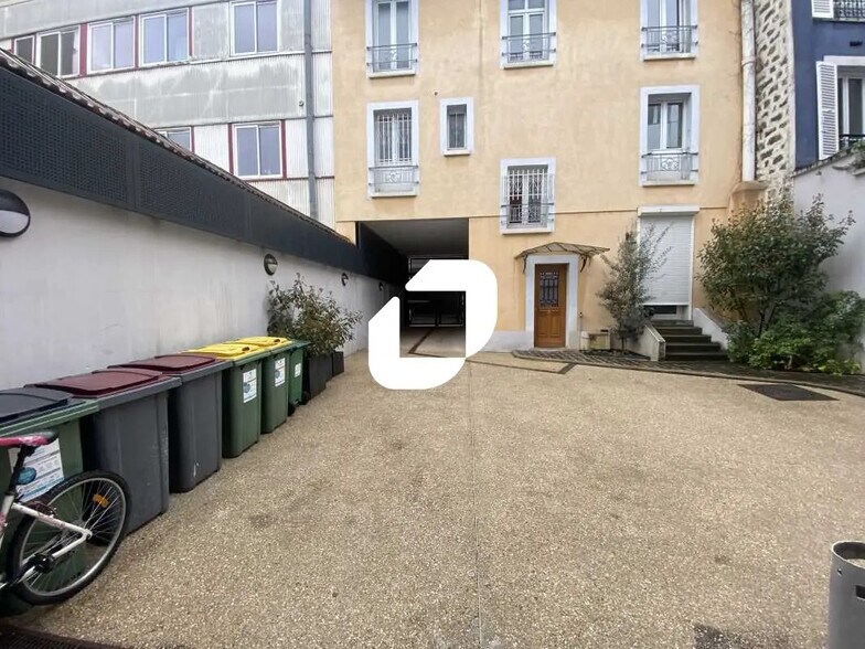 Office in Montrouge to rent - Building Photo - Image 2 of 11