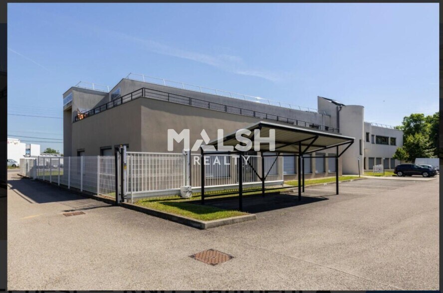 Office in Saint-Priest to rent - Building Photo - Image 2 of 4