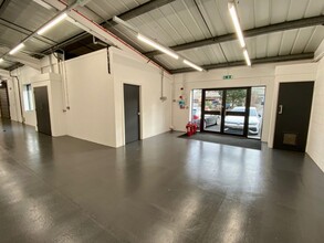 Pentood Industrial Estate, Cardigan for rent Interior Photo- Image 2 of 7