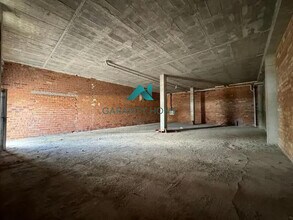 Retail in Granada, Granada to rent Interior Photo- Image 2 of 5