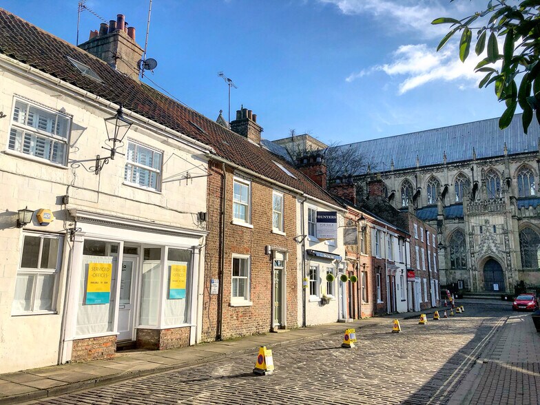 33A Highgate, Beverley HU17 0DN UK