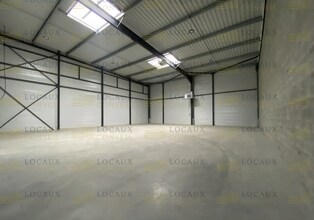 Industrial in Frépillon to rent Interior Photo- Image 2 of 5