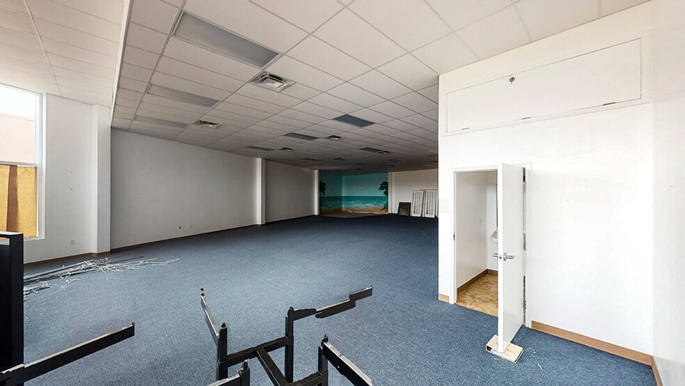 5240 N Atlantic Ave, Cocoa Beach, FL to rent - Interior Photo - Image 2 of 15