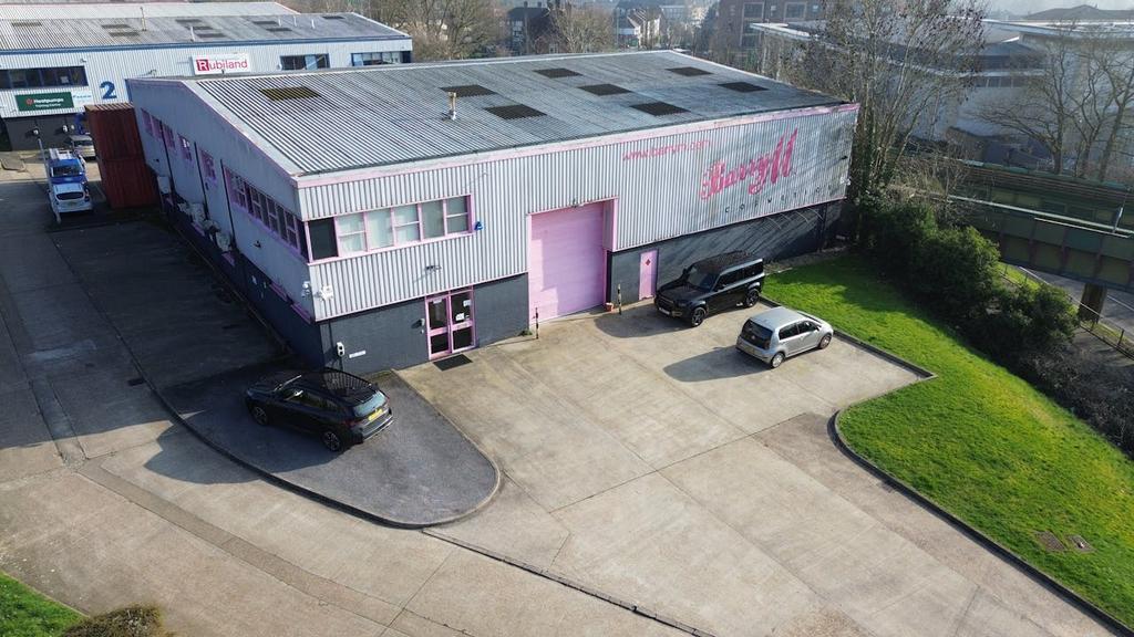 Bittacy Hl, London to rent Building Photo- Image 1 of 17