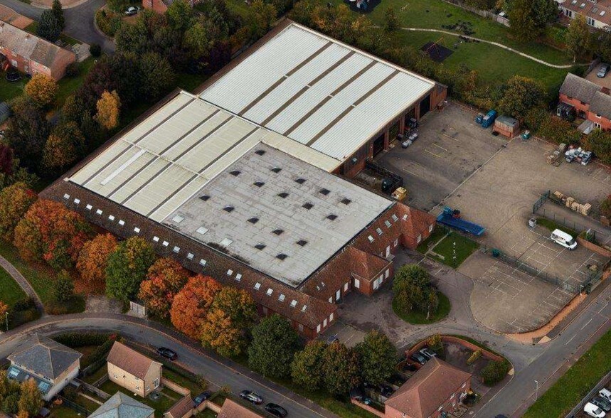 Hurdles Way, Duxford for sale - Primary Photo - Image 1 of 1