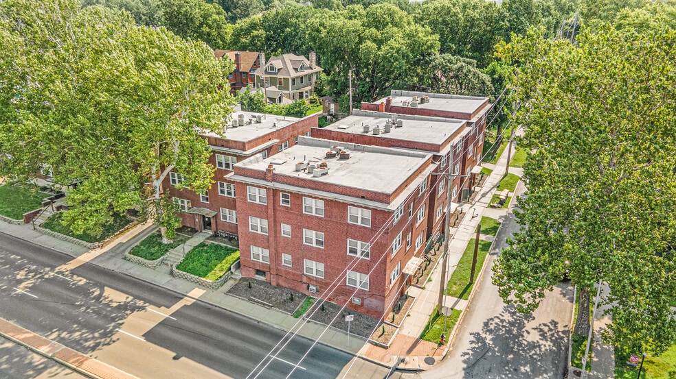 The Madelyn Apartments portfolio of 4 properties for sale on LoopNet.co.uk - Building Photo - Image 2 of 29