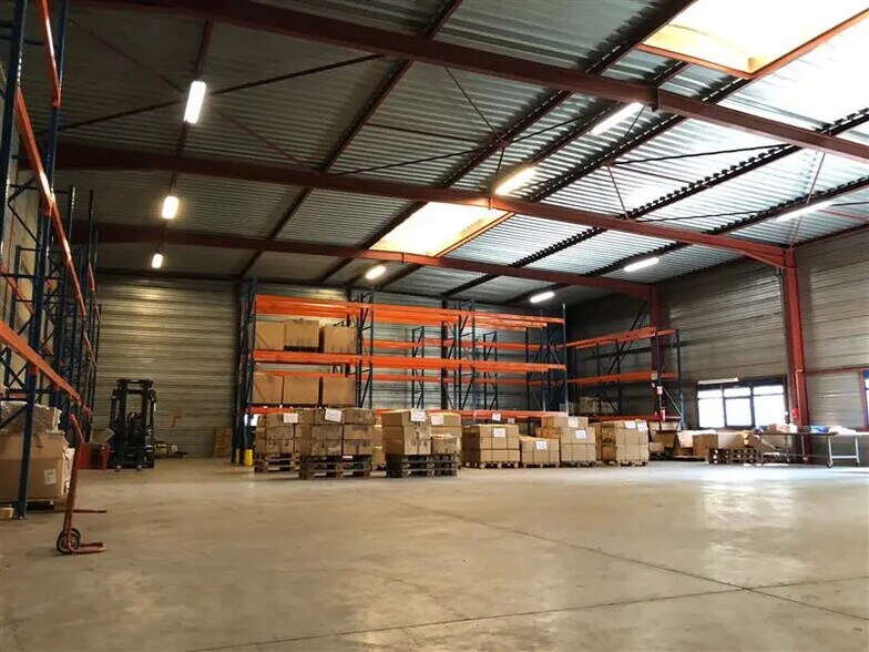 Light Industrial in Geispolsheim to rent - Building Photo - Image 2 of 4